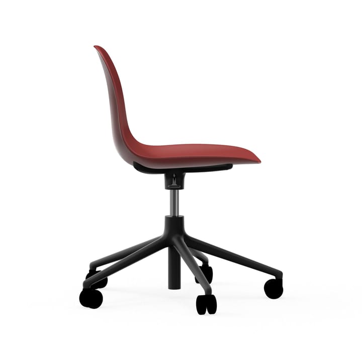 Form chair swivel 5W kontorskrzesło, czerwony, czarny aluminium, koła Normann Copenhagen