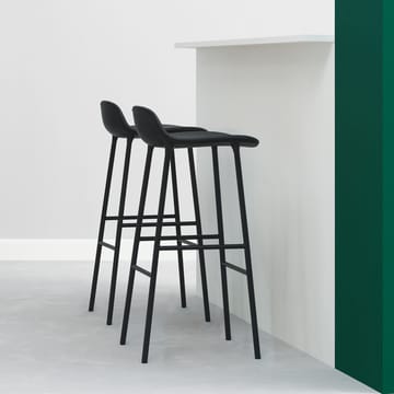 Form Wysoki stołek barowy - green, noga ze stali lakierowanej na zielono - Normann Copenhagen