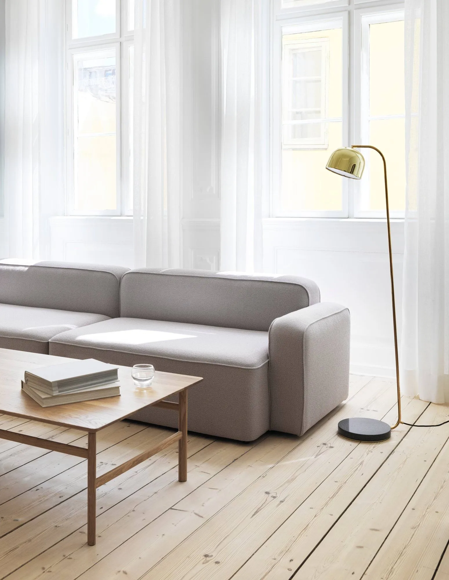 Grant lampa podłogowa, brass Normann Copenhagen