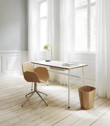 Grant lampa stołowa - brass - Normann Copenhagen