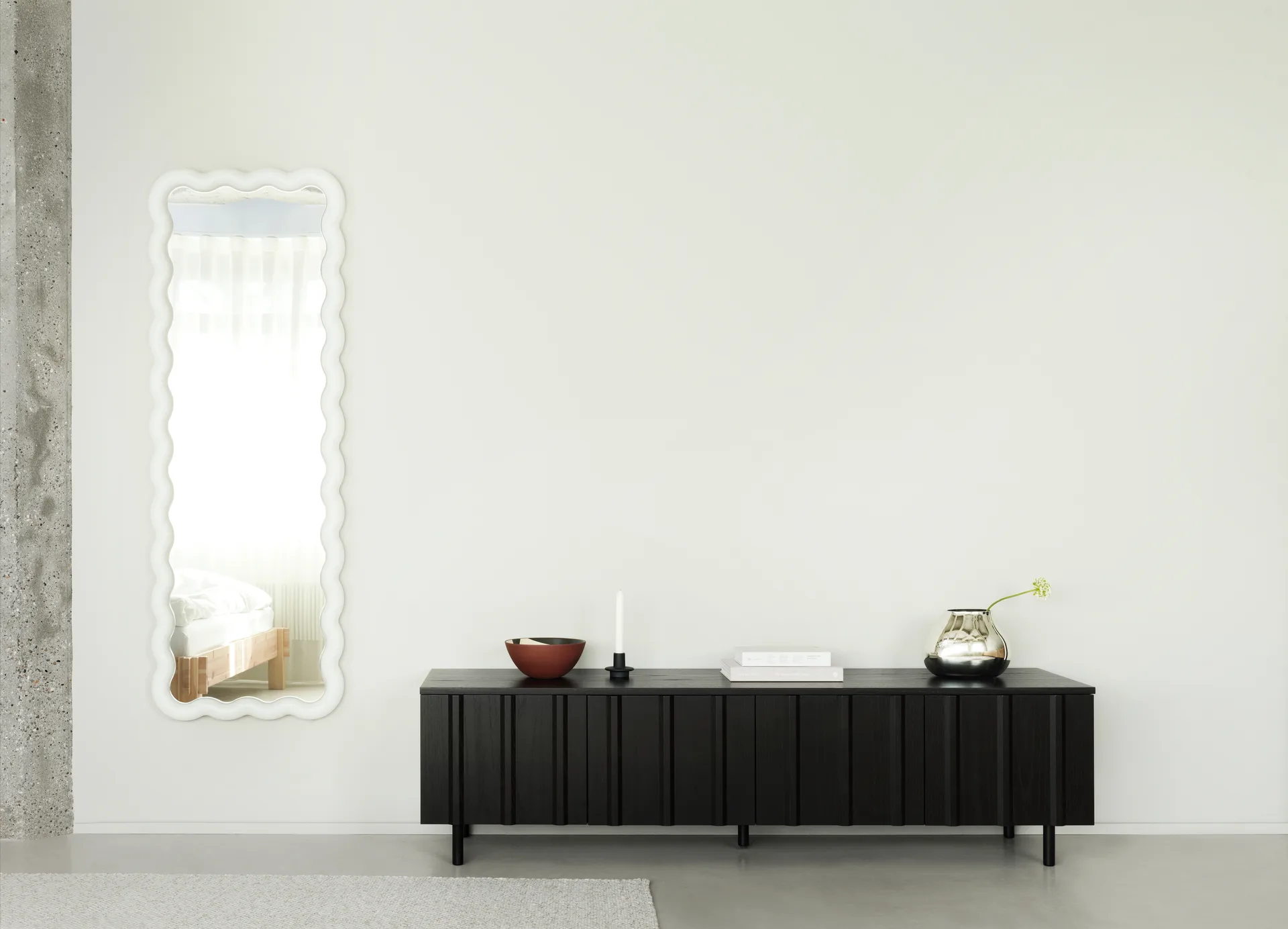 Kredens Rib Sideboard, niski, Soft Black Normann Copenhagen