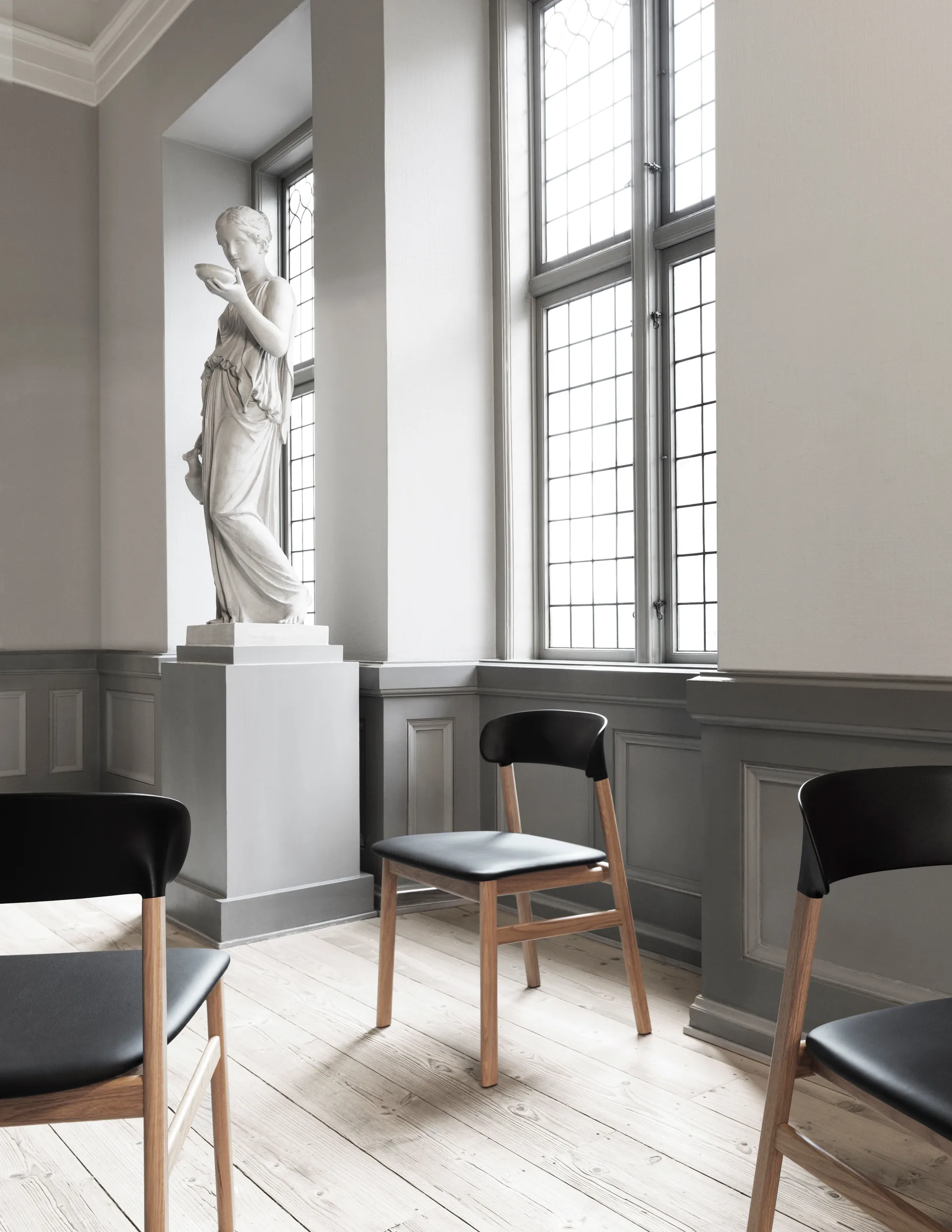 Krzesło Herit z drewna dębowego, Czarny Normann Copenhagen