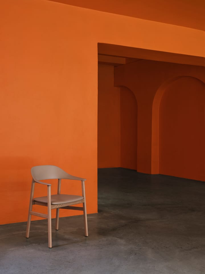 Krzesło Herit z drewna dębowego, Piasek Normann Copenhagen