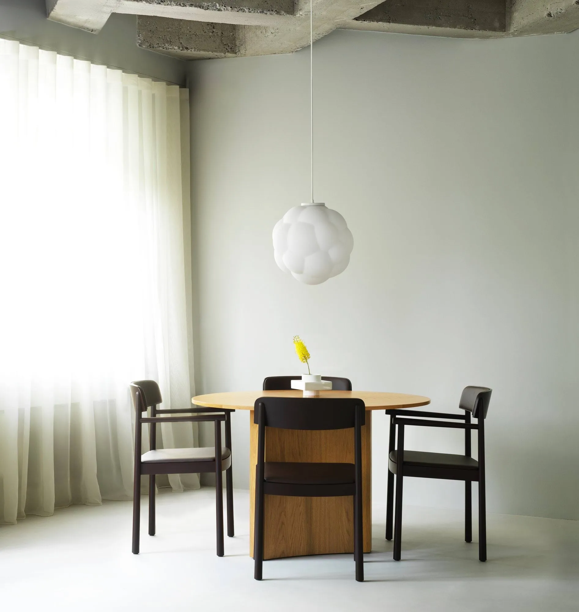 Kzesło z podłokietnikami Timb, Brązowy jesion-Hallingdal 368 Normann Copenhagen