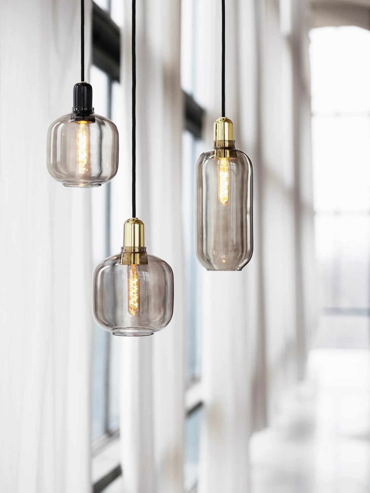 Lampa Amp mała, przydymiony - mosiądz Normann Copenhagen