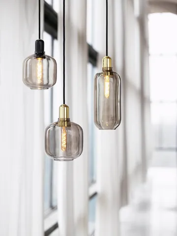 Lampa Amp mała - przydymiony - mosiądz - Normann Copenhagen
