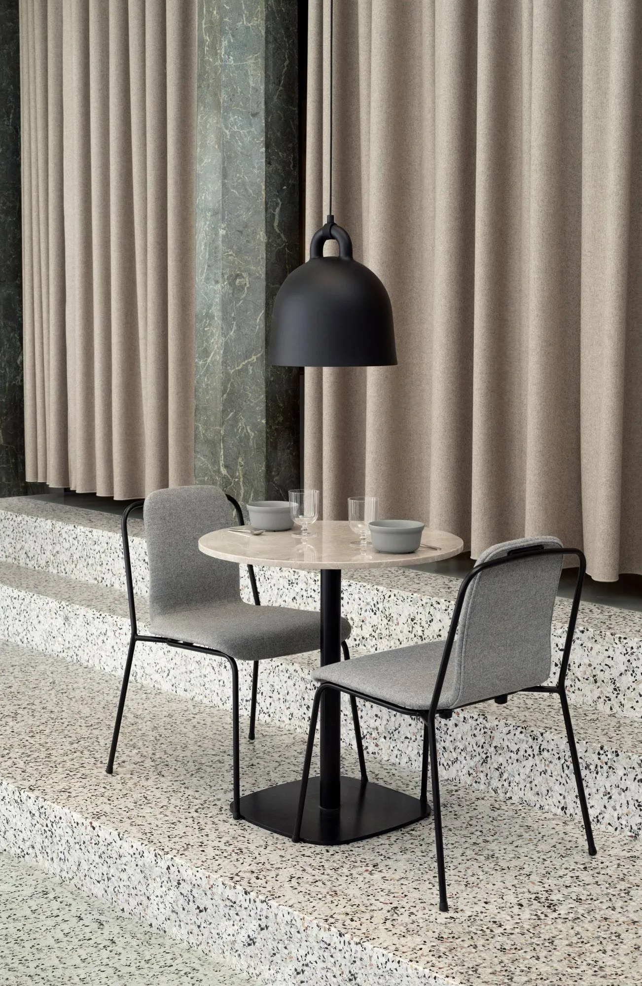 Lampa Bell czarna, średni Normann Copenhagen
