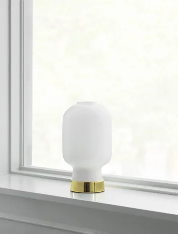 Lampa stołowa Amp - biały - mosiądz - Normann Copenhagen