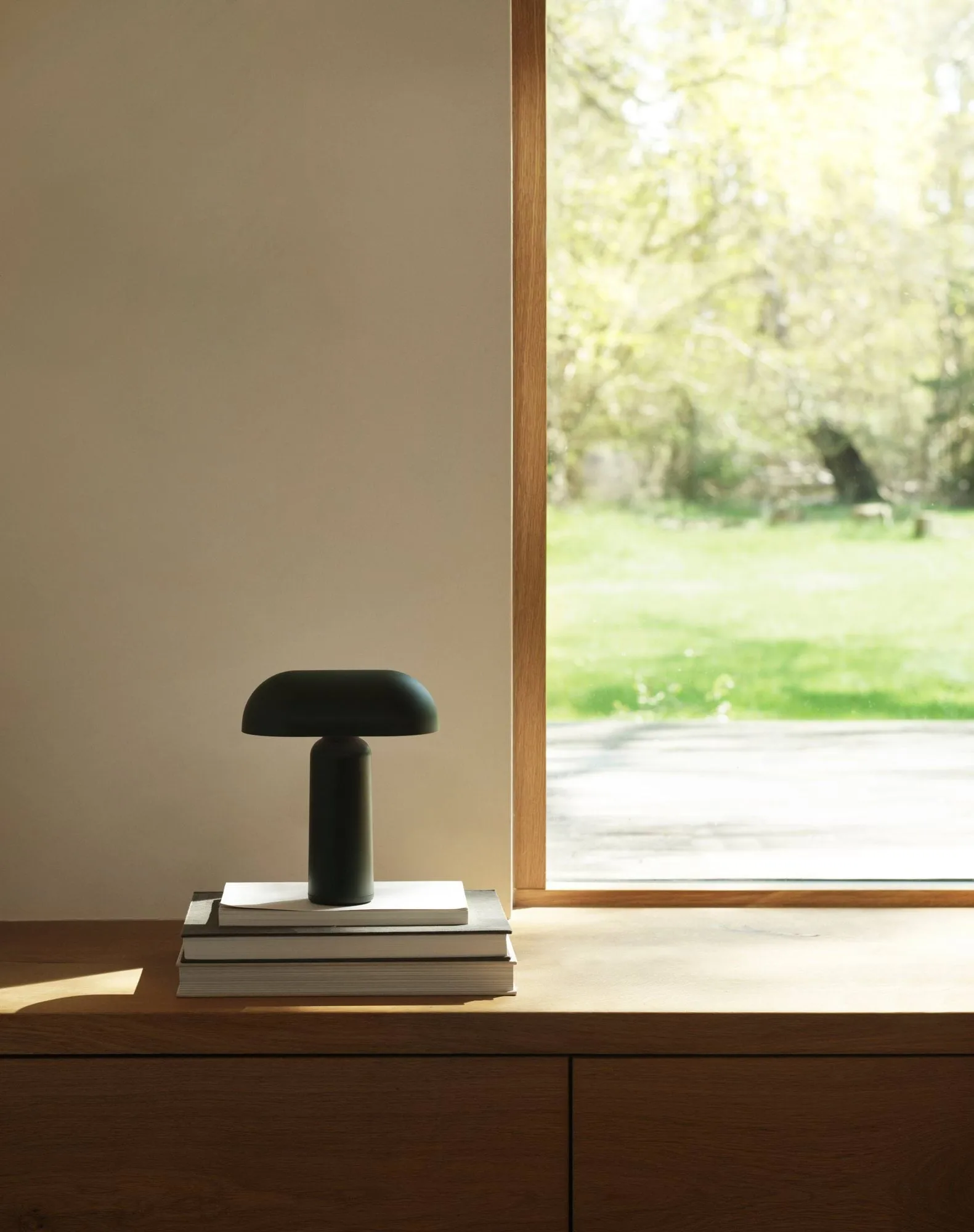 Lampa stołowa Porta, Dark green Normann Copenhagen