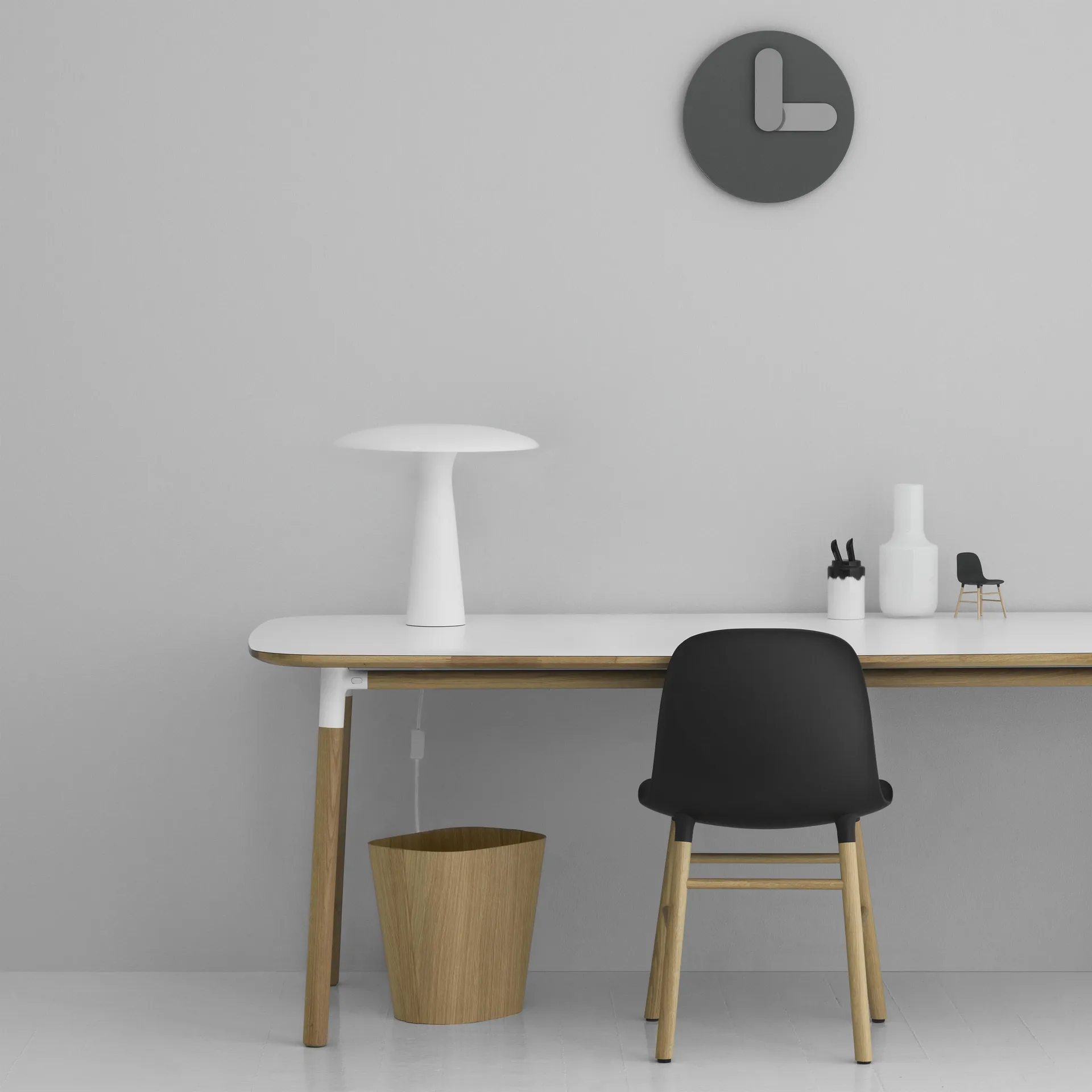 Lampa stołowa Shelter, biały Normann Copenhagen