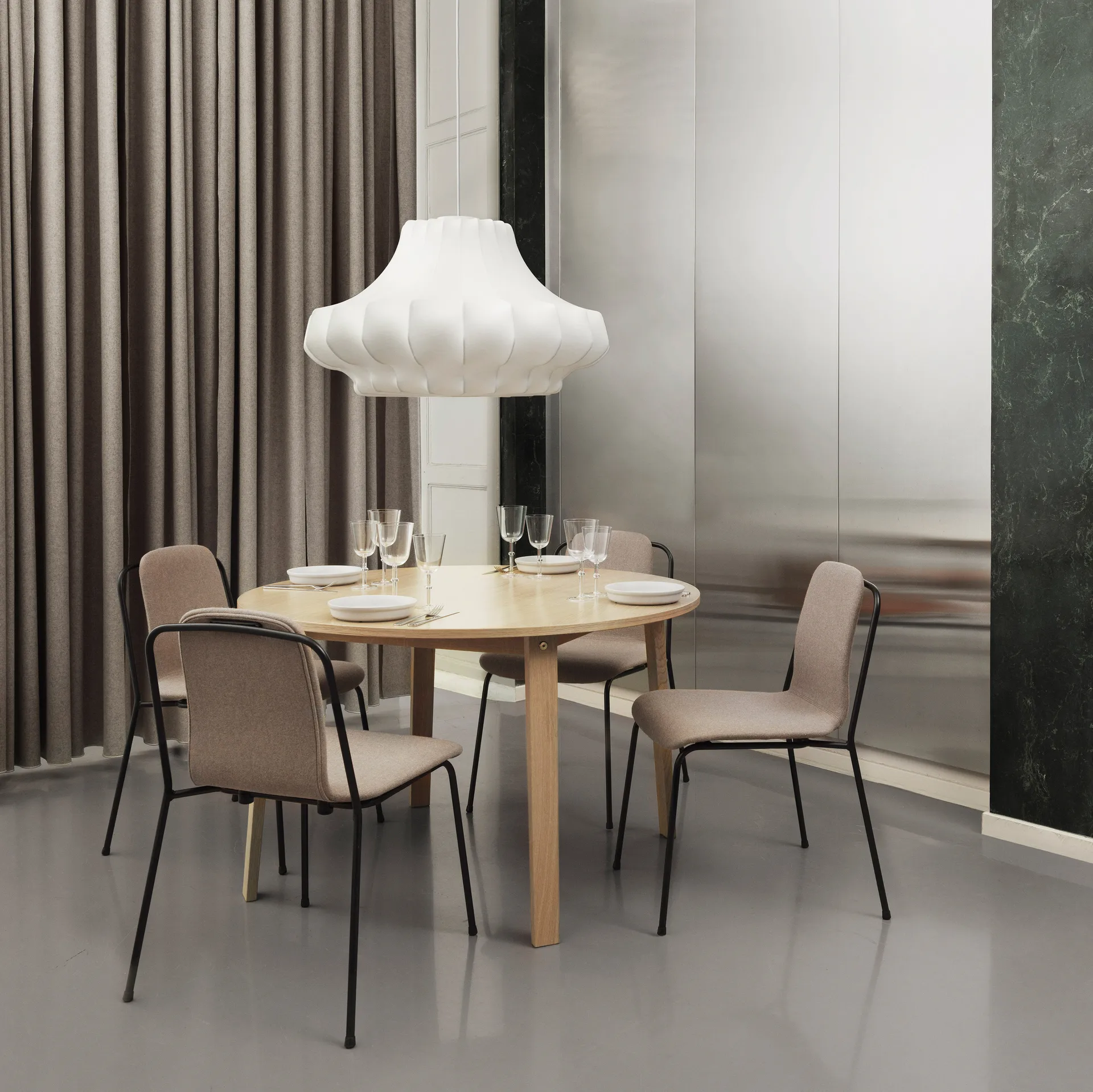 Lampa sufitowa Phantom średnia, Biały Normann Copenhagen