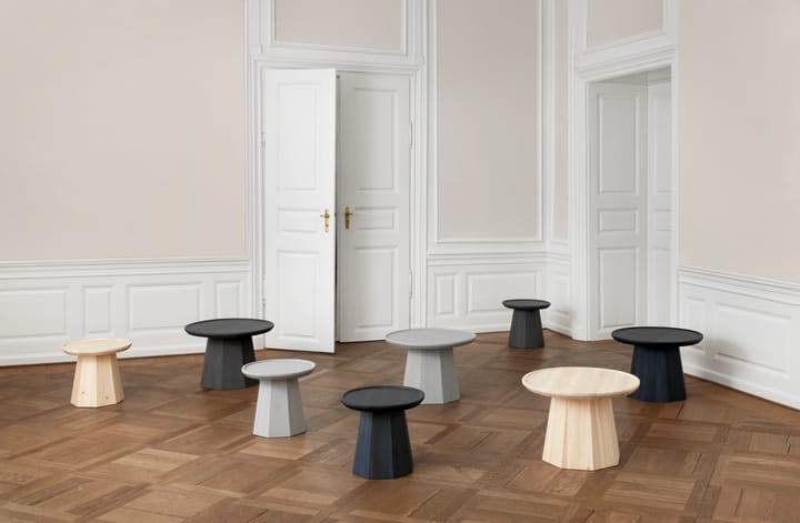 Mały stolik Pine Ø45 cm H:40,6 cm, Ciemnoniebieski Normann Copenhagen
