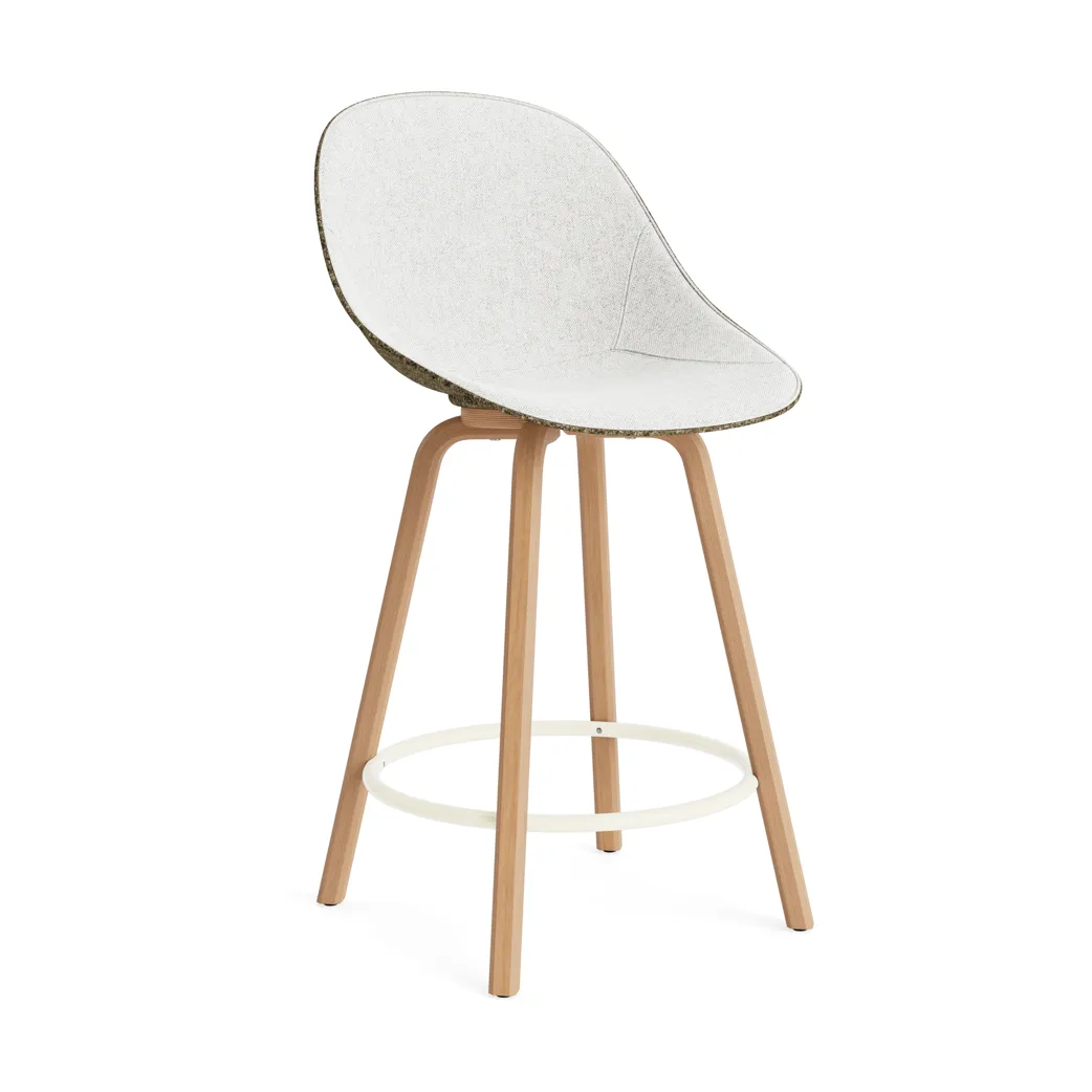 Stołek barowy Mat Bar Chair, tapicerowany przód 65 cm, Hallingdal 110-seaweed-beech-cream steel Normann Copenhagen