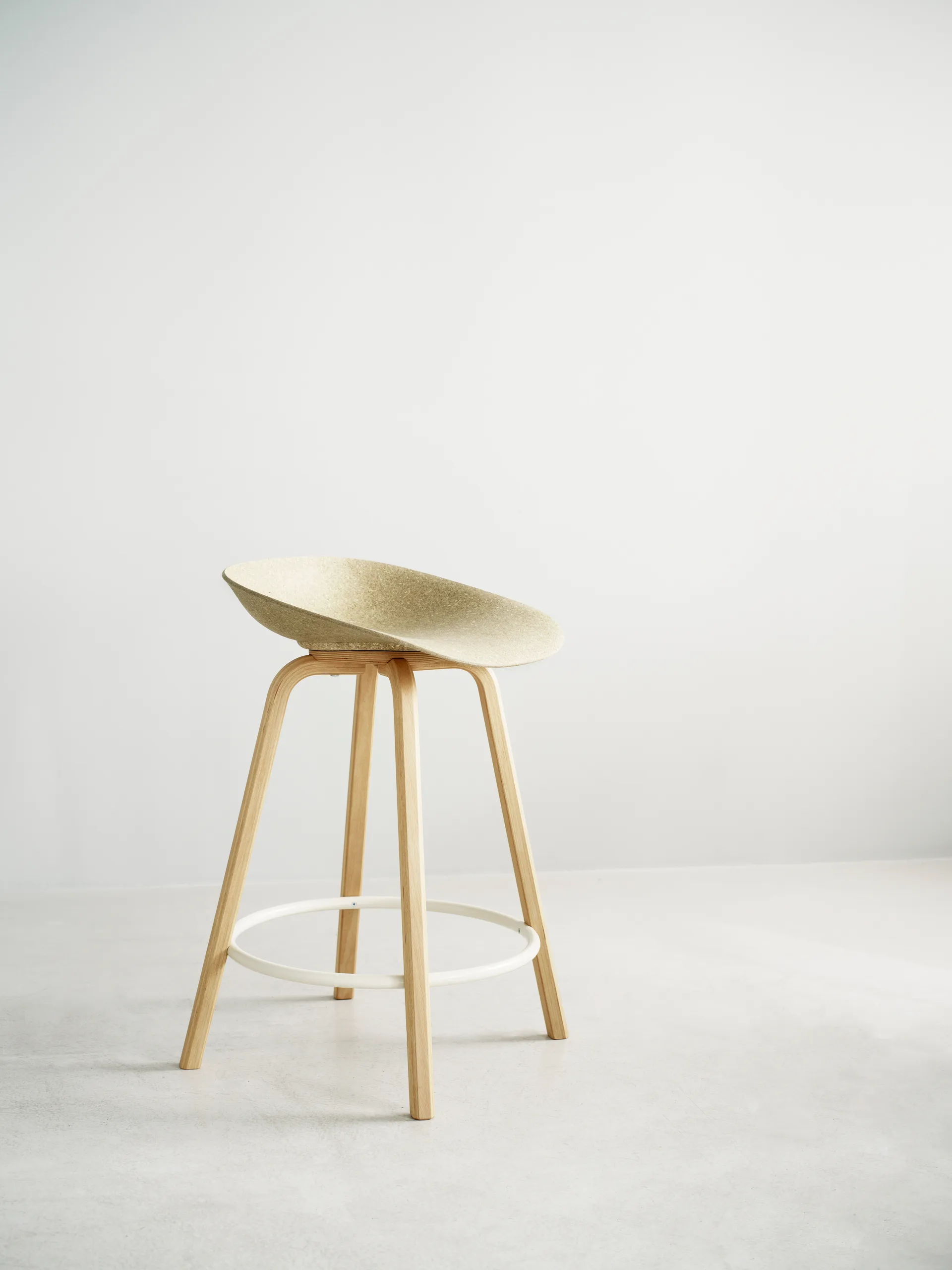 Stołek barowy Mat Barstool 65 cm, Hemp-beech-cream steel Normann Copenhagen