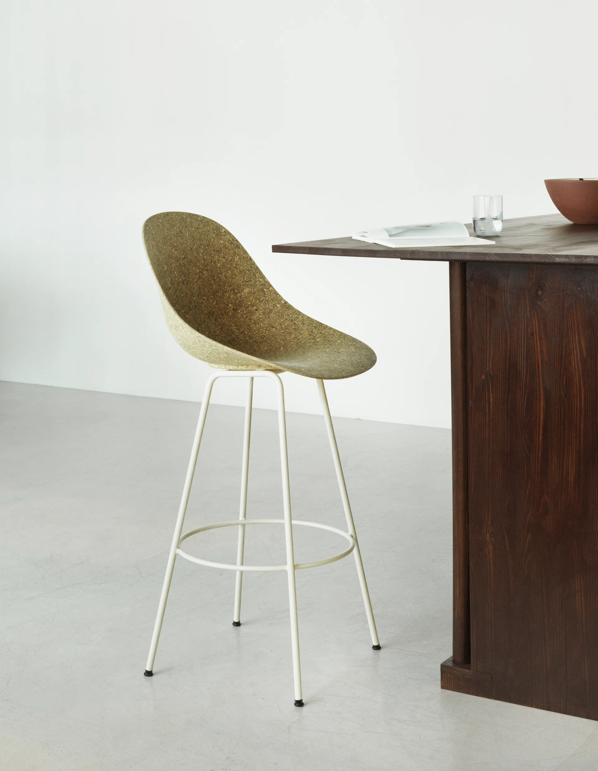 Stołek barowy Mat Barstool 75 cm, Seaweed-Cream Steel Normann Copenhagen