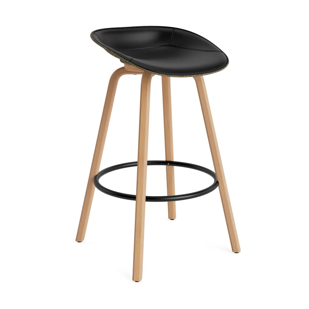 Stołek barowy Mat Barstool, tapicerowany przód 75 cm, Ultra 41599-seaweed-beech-black steel Normann Copenhagen
