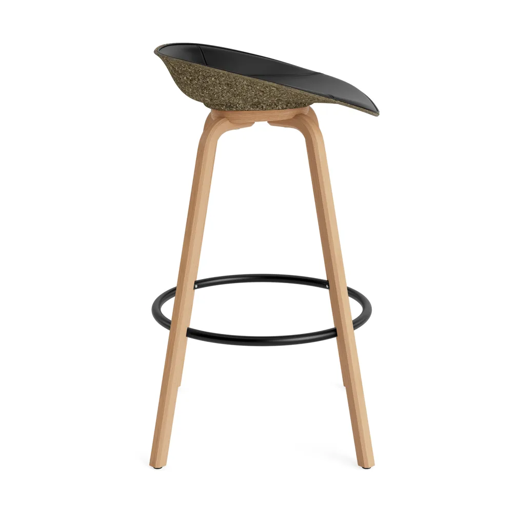 Stołek barowy Mat Barstool, tapicerowany przód 75 cm, Ultra 41599-seaweed-beech-black steel Normann Copenhagen