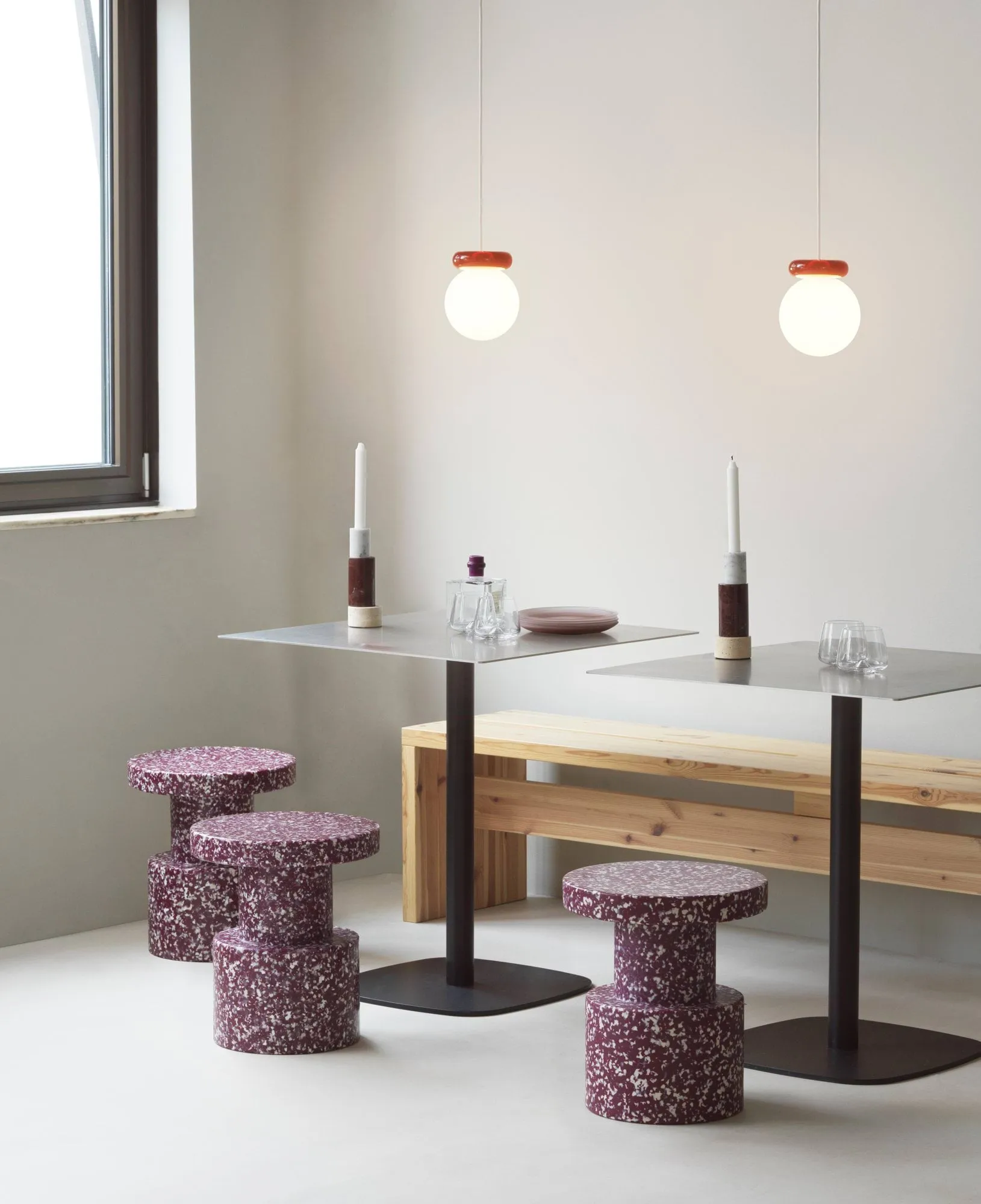 Stołek Bit, Burgundy Normann Copenhagen