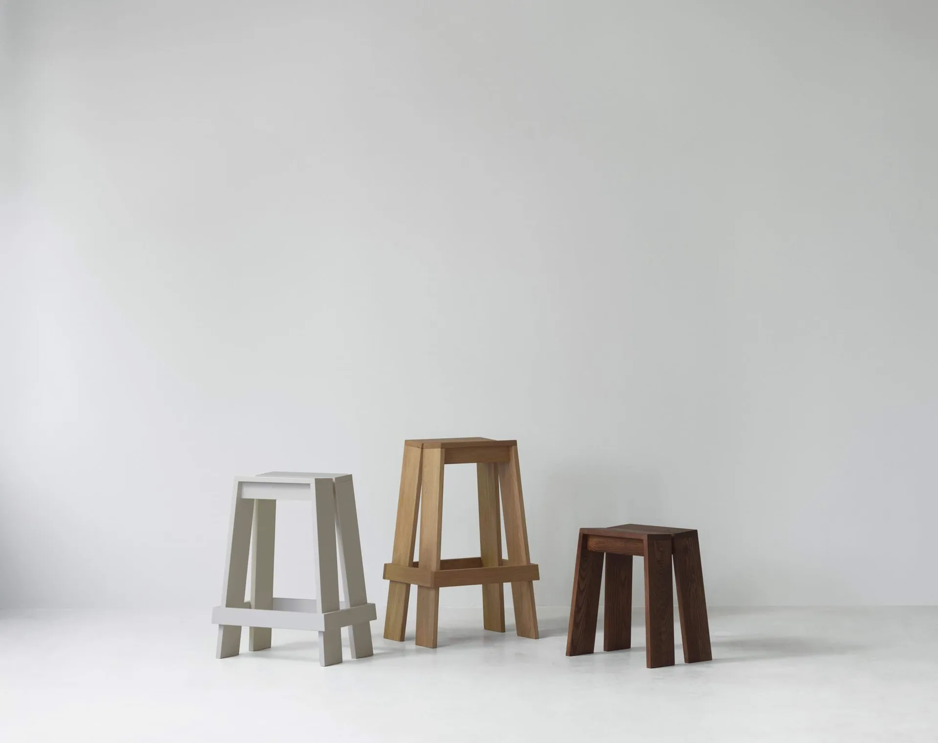 Stołek Let, Brown Stained Ash Normann Copenhagen
