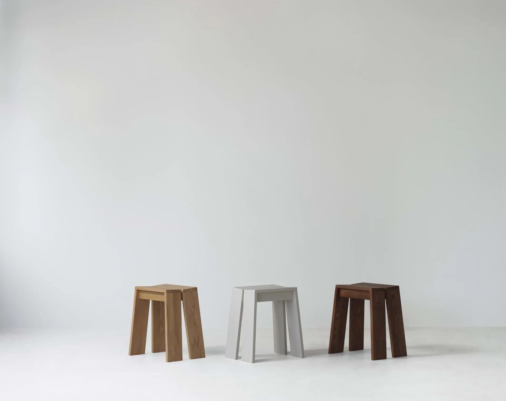 Stołek Let, Brown Stained Ash Normann Copenhagen