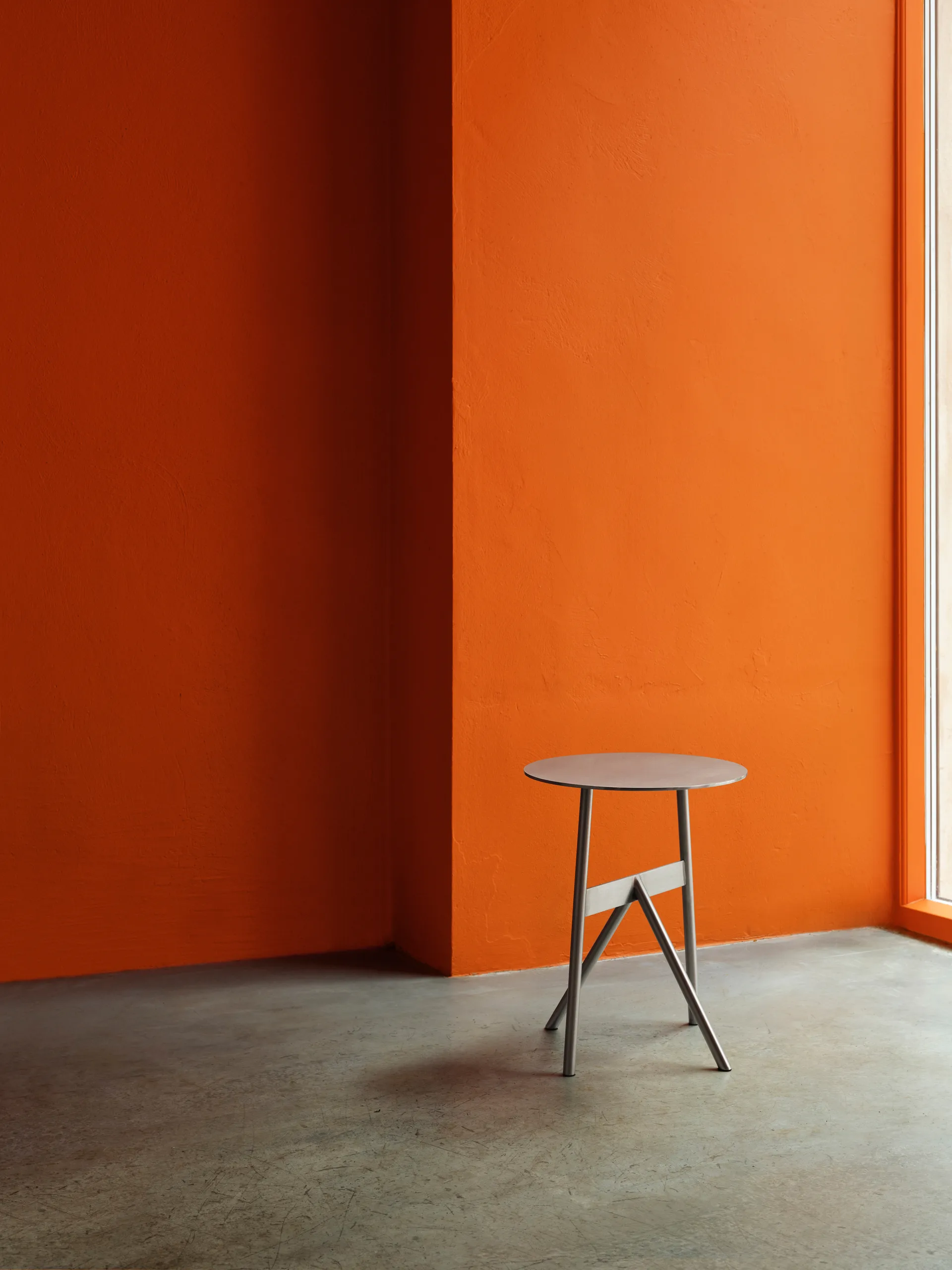 Stolik boczny Stock Table Ø37 cm H:46 cm, Biały Normann Copenhagen