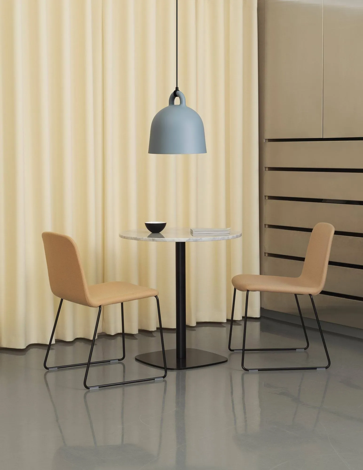 Szara lampa Bell , Medium Normann Copenhagen
