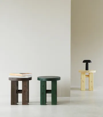 Taboret okrągły Fyr 45 cm - Ciemnobrązowy, Ø40x45 cm - Normann Copenhagen