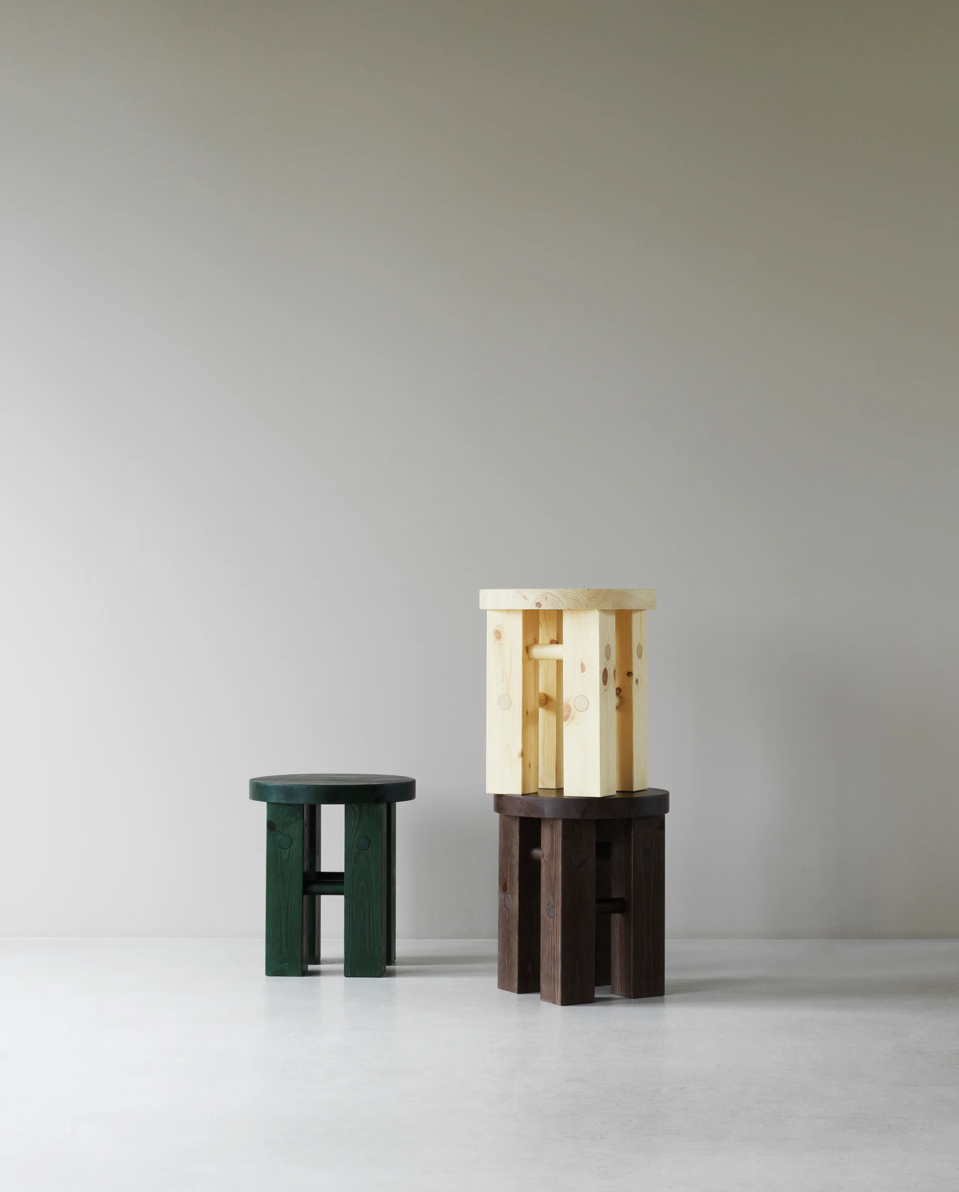 Taboret okrągły Fyr 45 cm, Sosna, Ø40x45 cm Normann Copenhagen