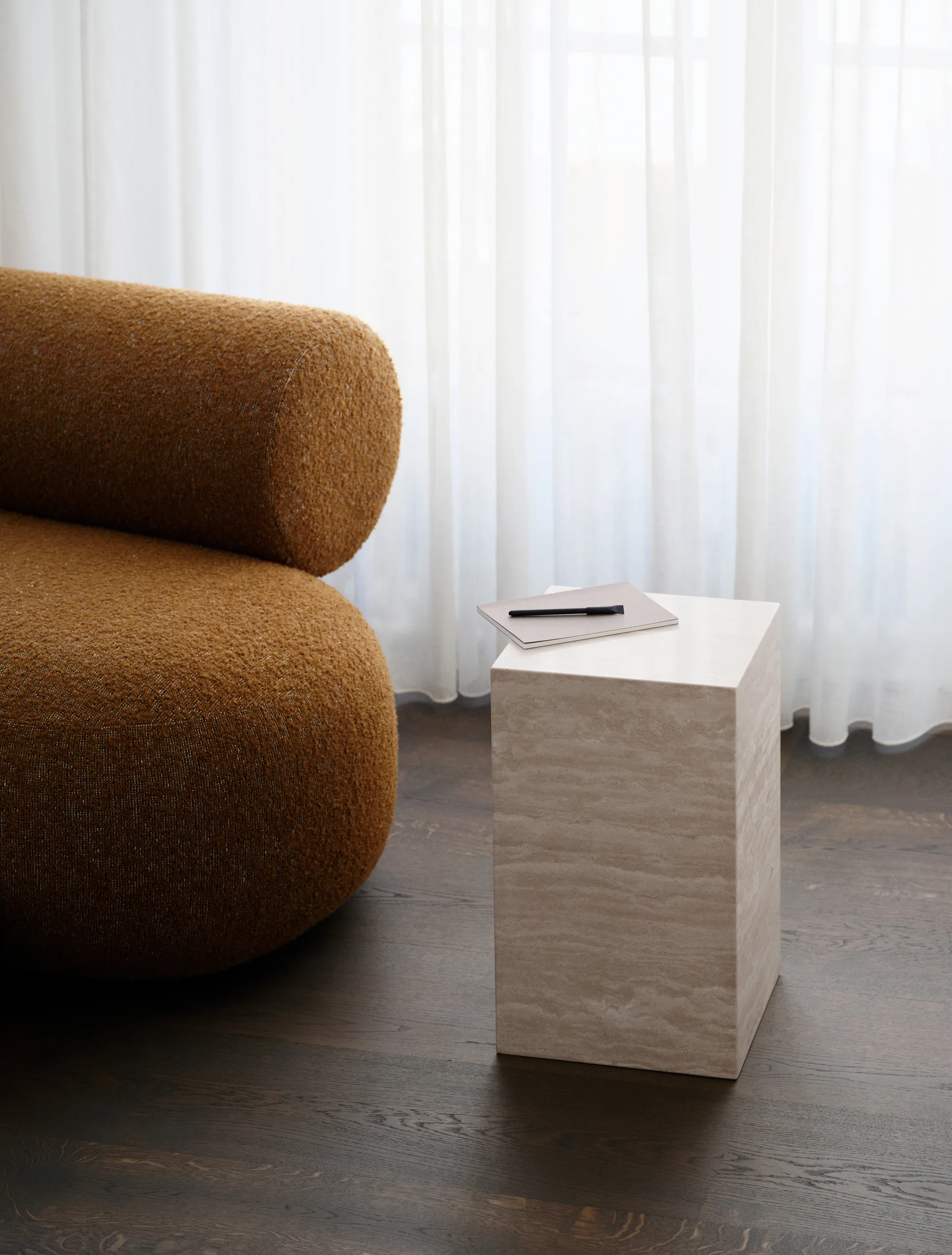 Cubism stolik boczny, Travertyn, 30×30×50 cm NORR11