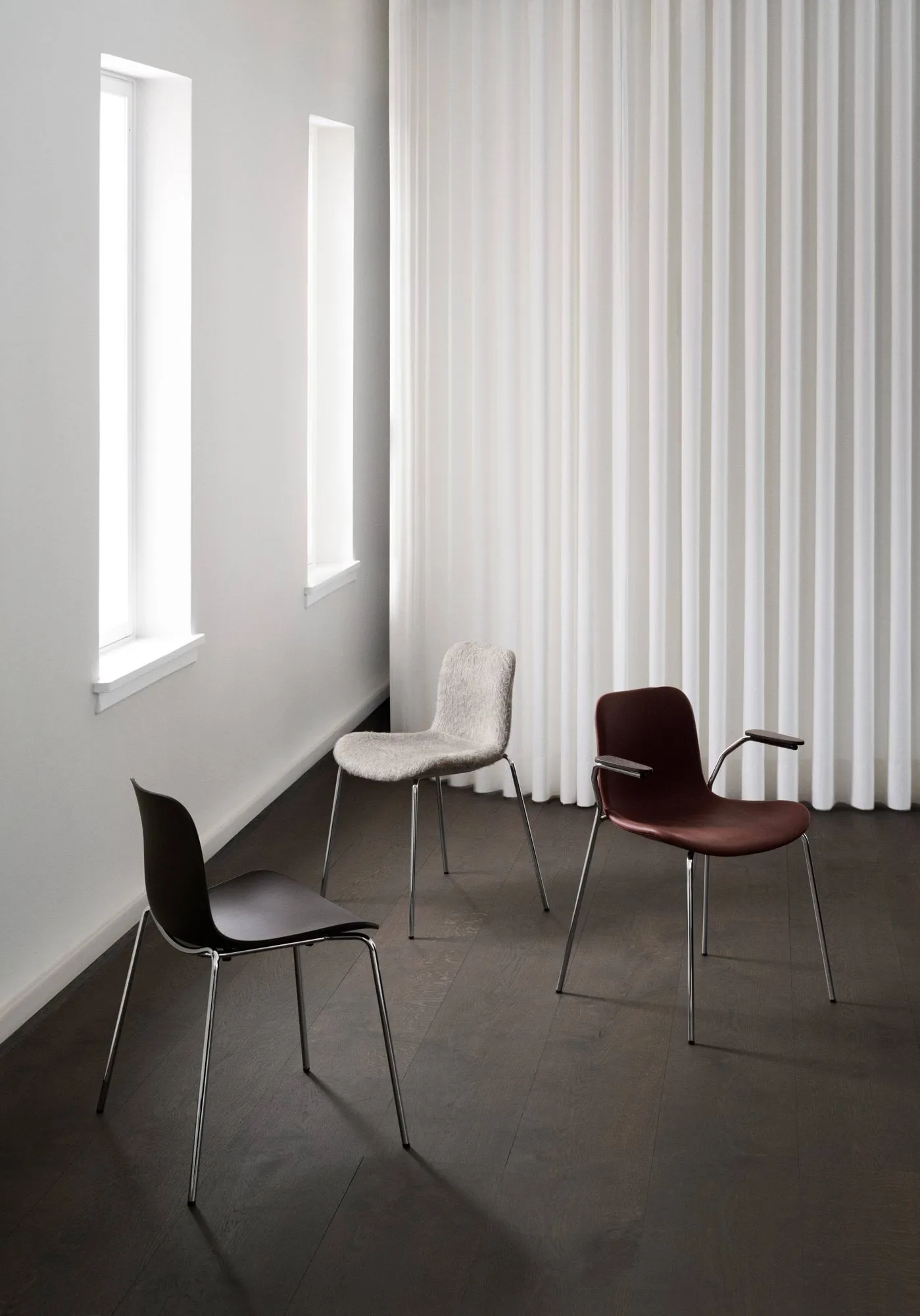 Krzesło Langue, Stelaż espresso-chromowany NORR11