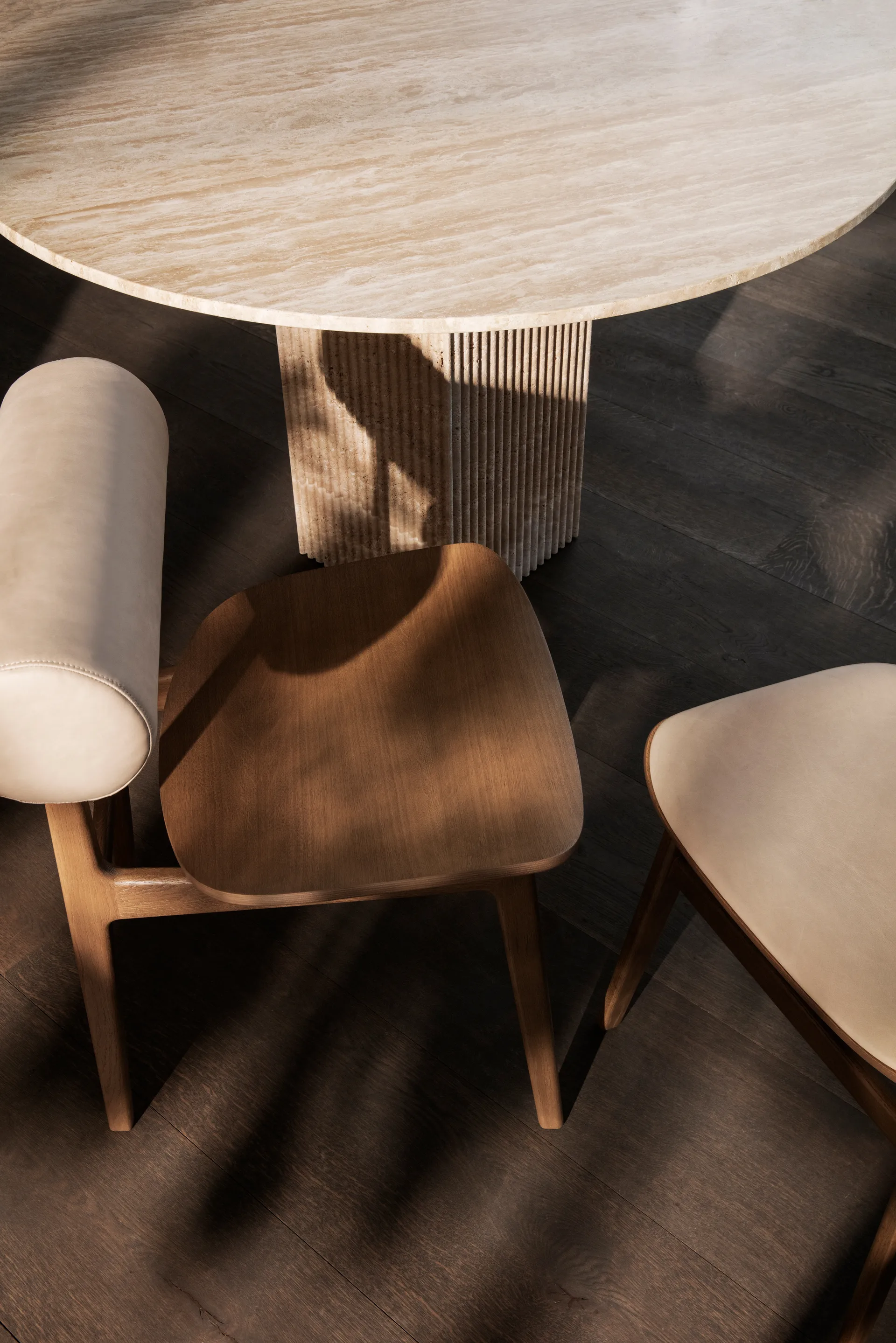 Stół jadalniany Soho, Beżowy trawertyn, Ø140×70 cm NORR11