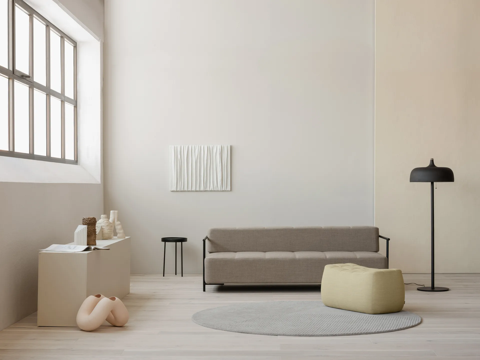 Lampa podłogowa Acorn, Matowa czerń Northern