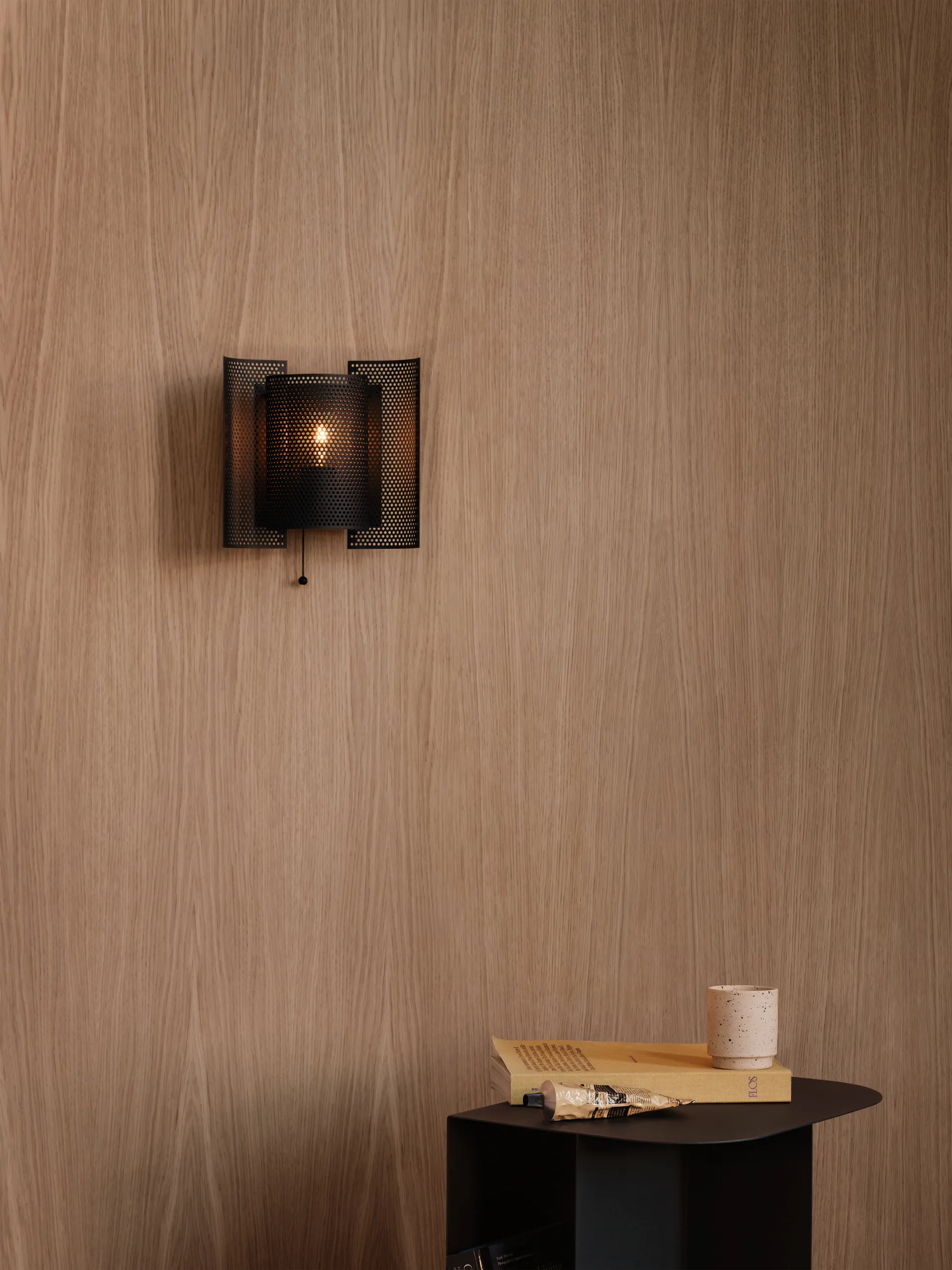 Lampa ścienna Butterfly perforowana, Czarny Northern