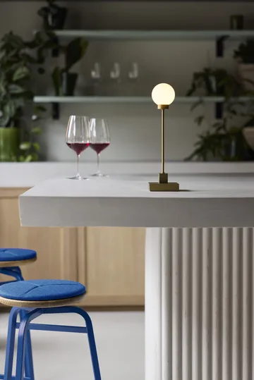 Przenośna stołowa lampa Snowball 33 cm - Mosiądz - Northern