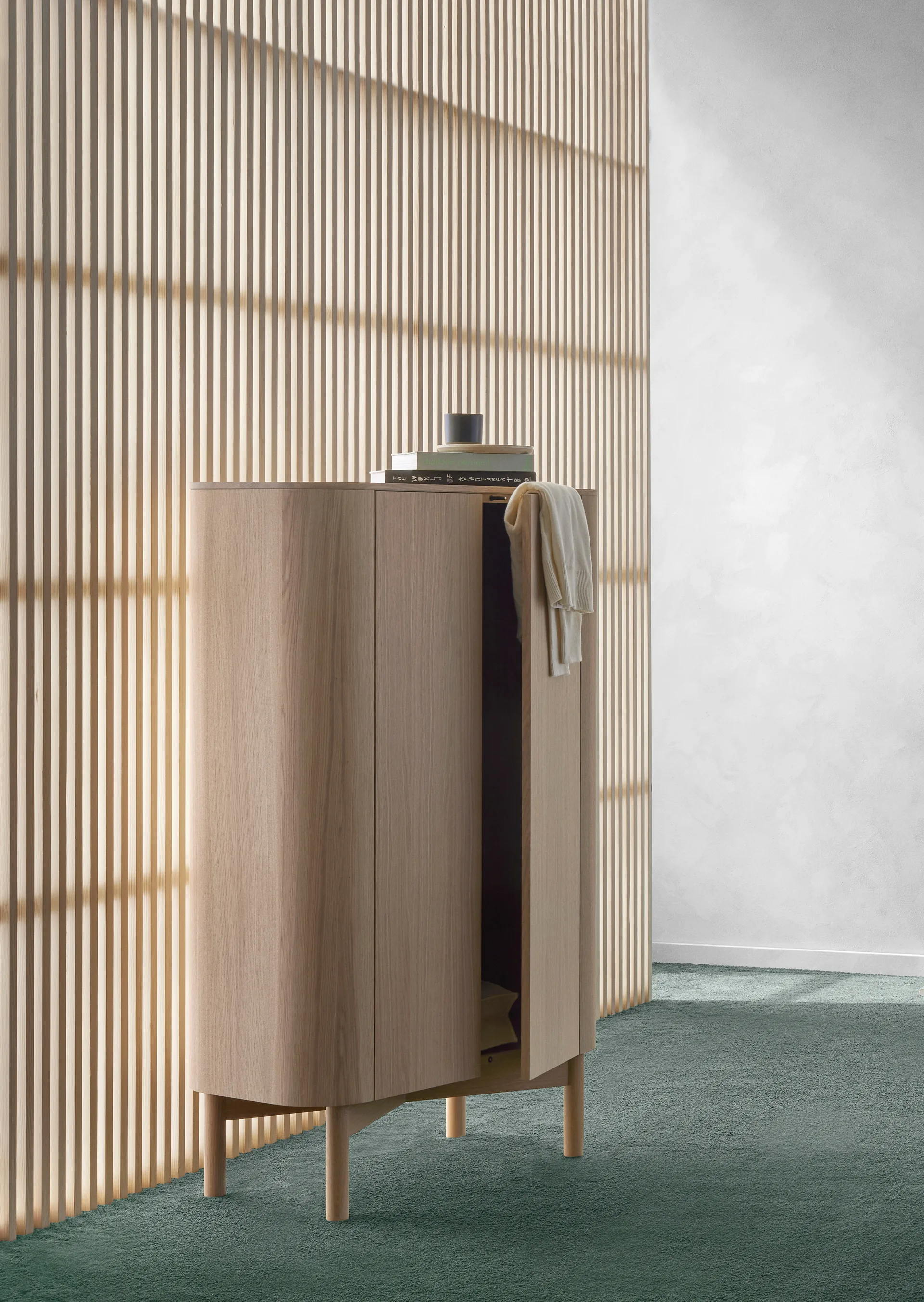 Wysoka szafka Loud 143 cm, Light oiled oak Northern