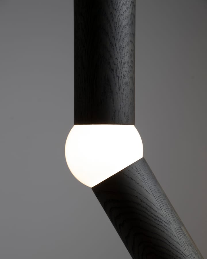 Lampa podłogowa Lightbone o wysokości 124,3 cm - Czarny dąb - Oblure