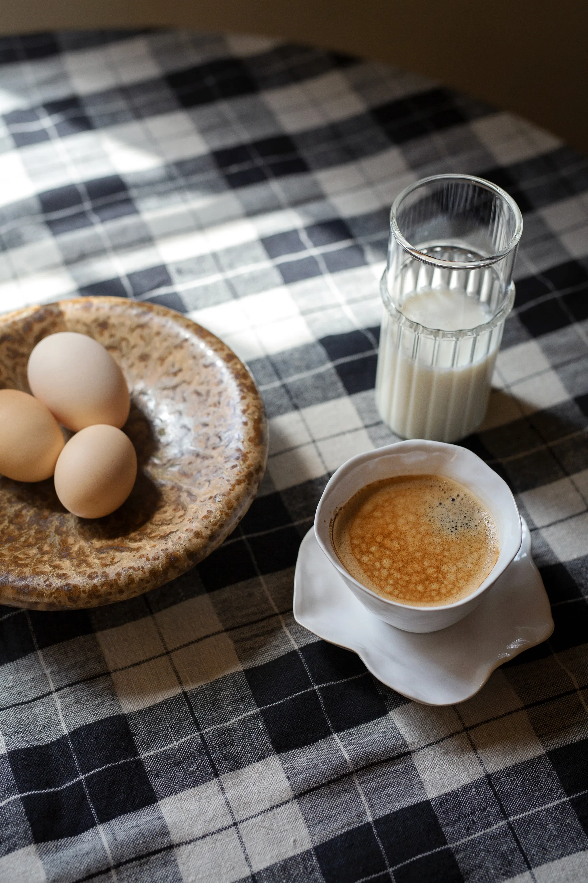 Filiżanka Clair z talerzykiem, Biała Olsson & Jensen