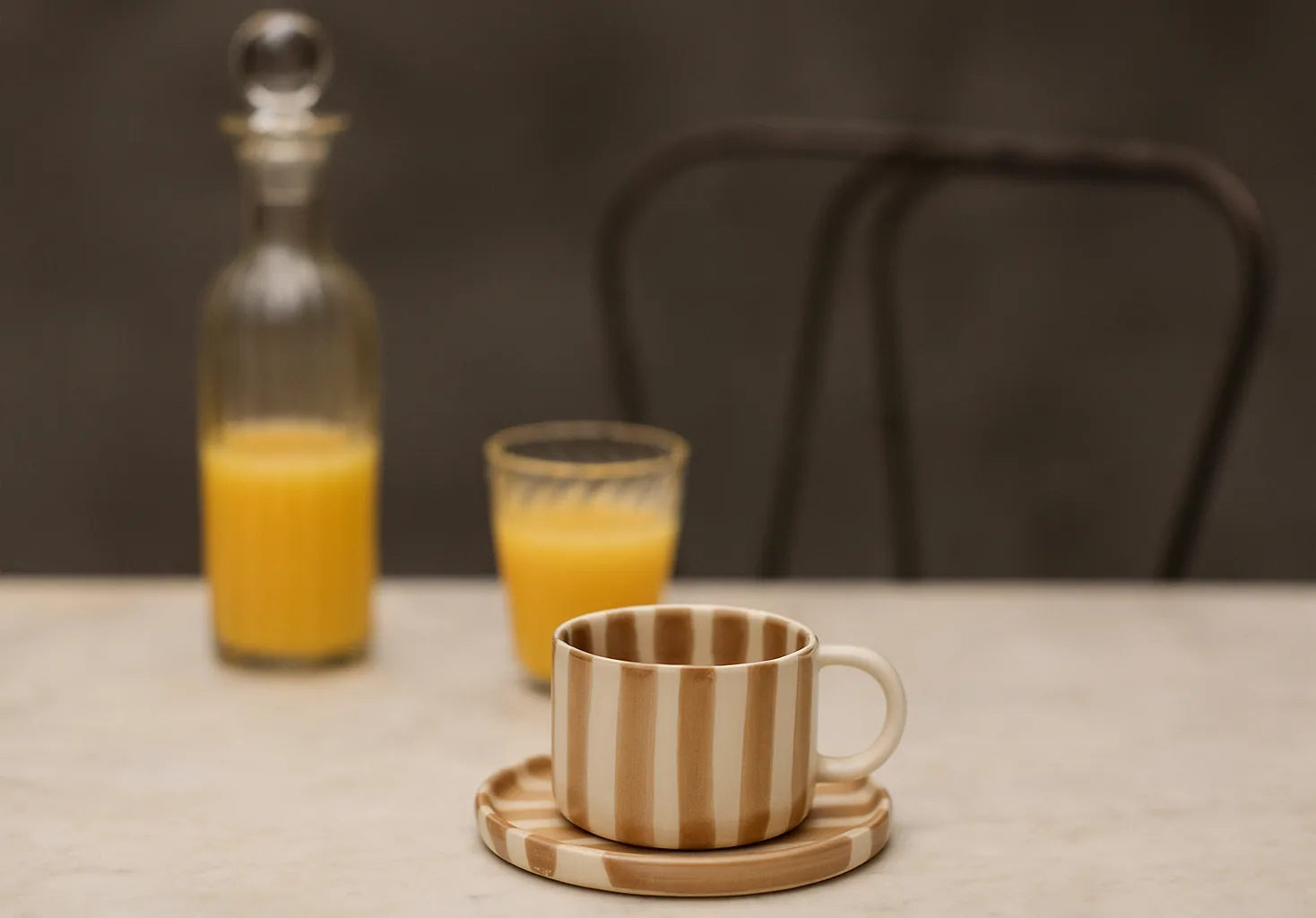 Monica filiżanka z spodkiem opakowanie 4 sztuk - Beżowy Olsson & Jensen