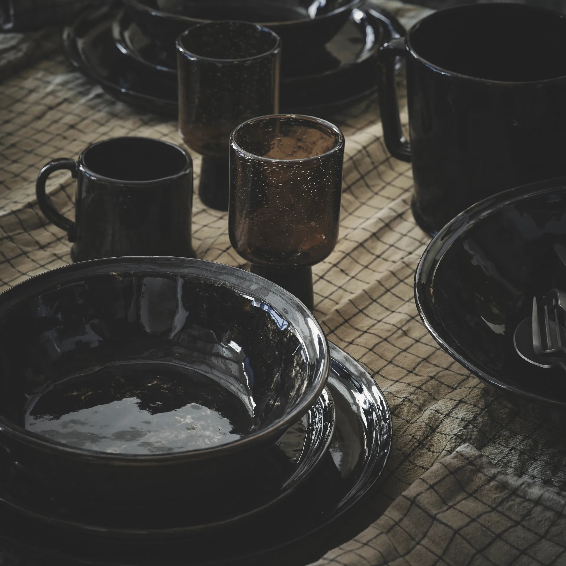 Talerz obiadowy Yuki, Brązowo-czarny Olsson & Jensen