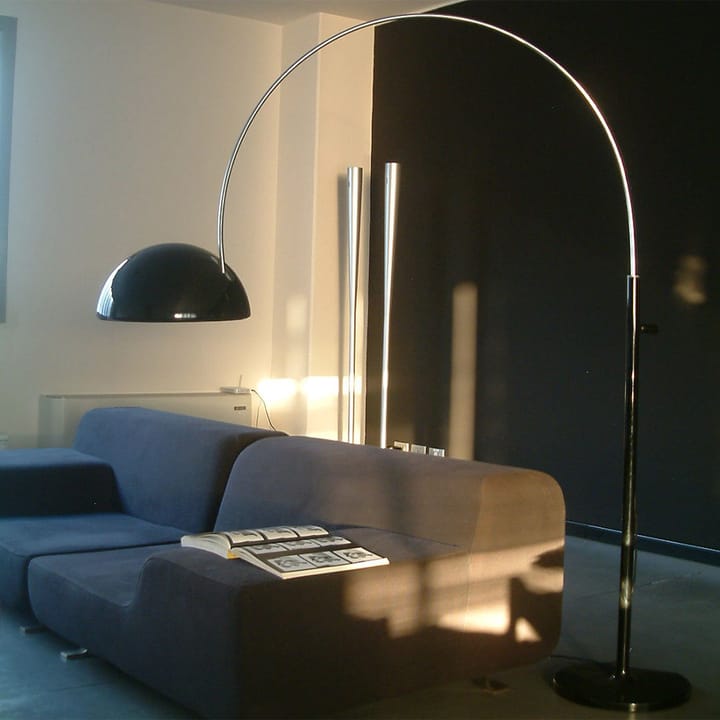 Coupé 3320 lampa podłogowa - black, chromowany stojak - Oluce
