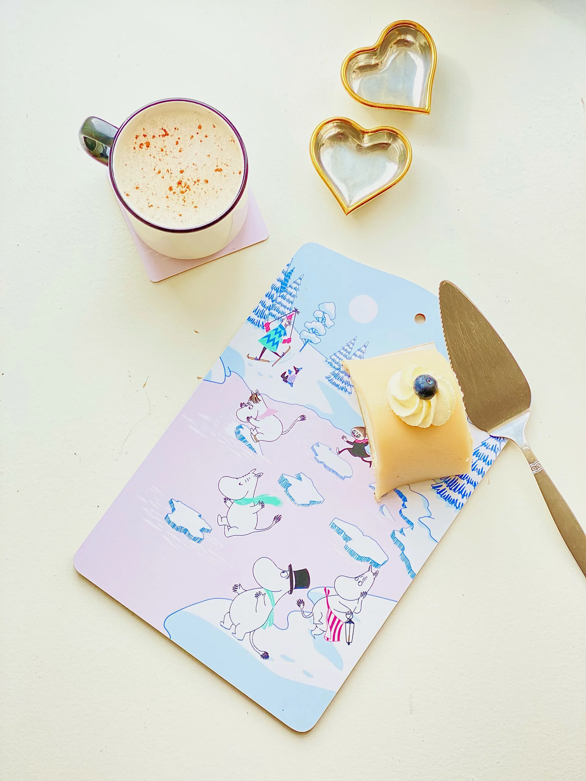 Deska do krojenia Mumin zima 2022 20x30 cm, Niebieski-biały-różowy Opto Design