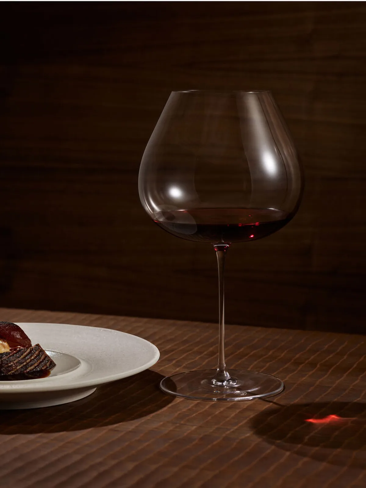 Ręcznie wykonana szklanka do czerwonego wina Orrefors x Björn Frantzén, 110 cl Orrefors