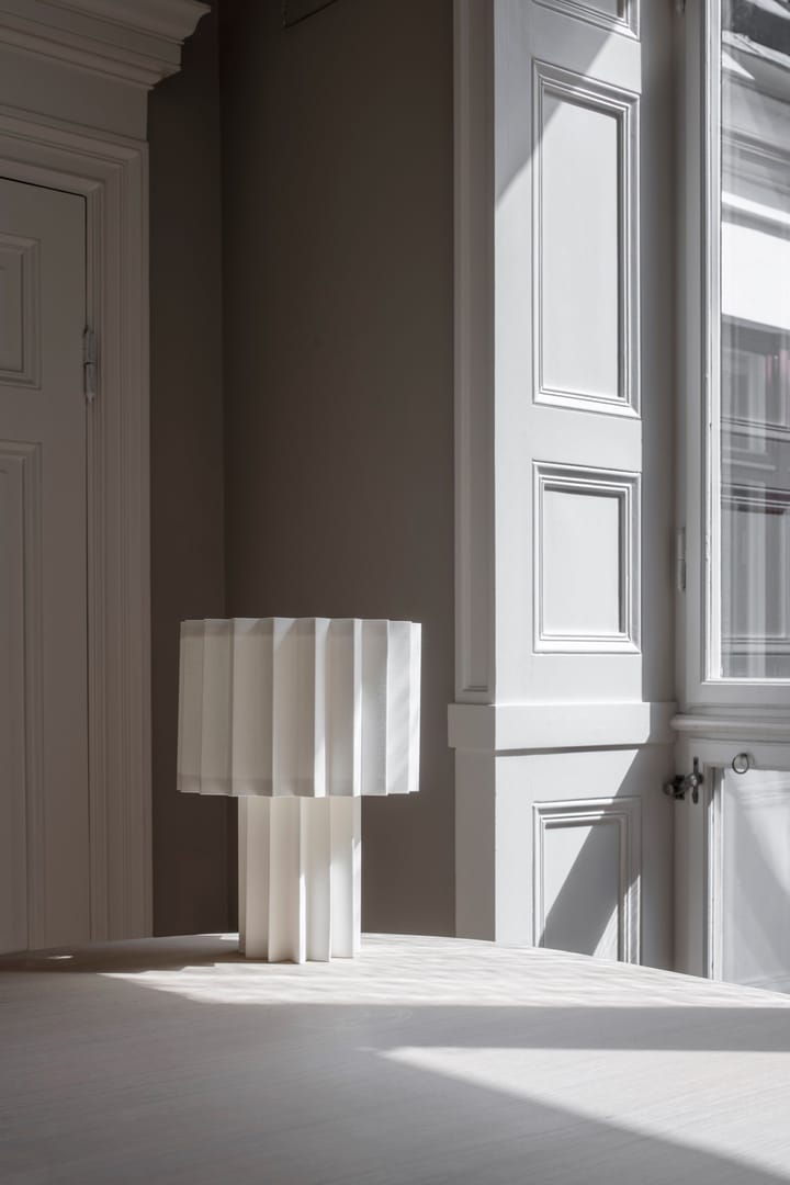 Lampa stołowa Plissé, tekstylna, Biały Örsjö Belysning