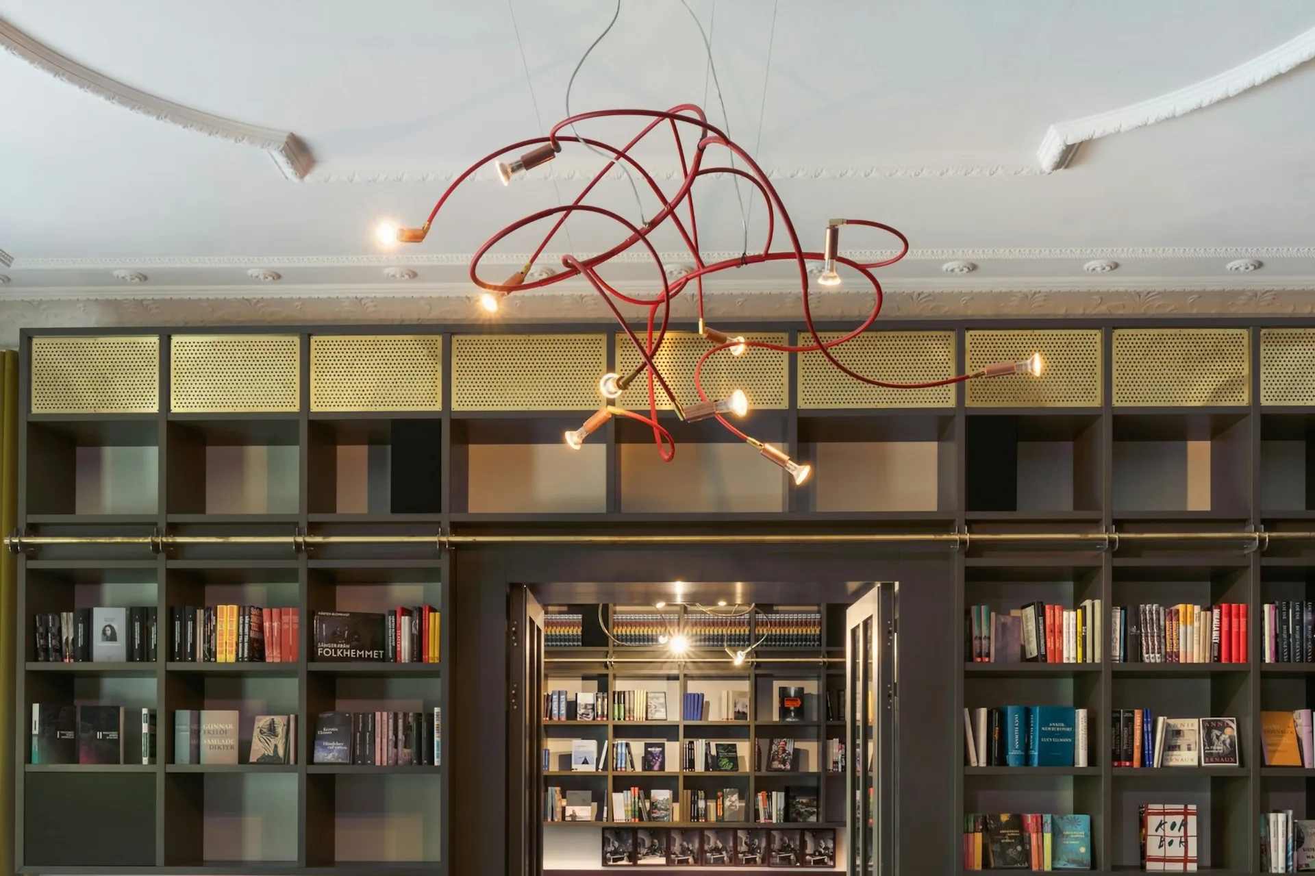 Lampa sufitowa Andromeda 108 cm, Biała stal Örsjö Belysning