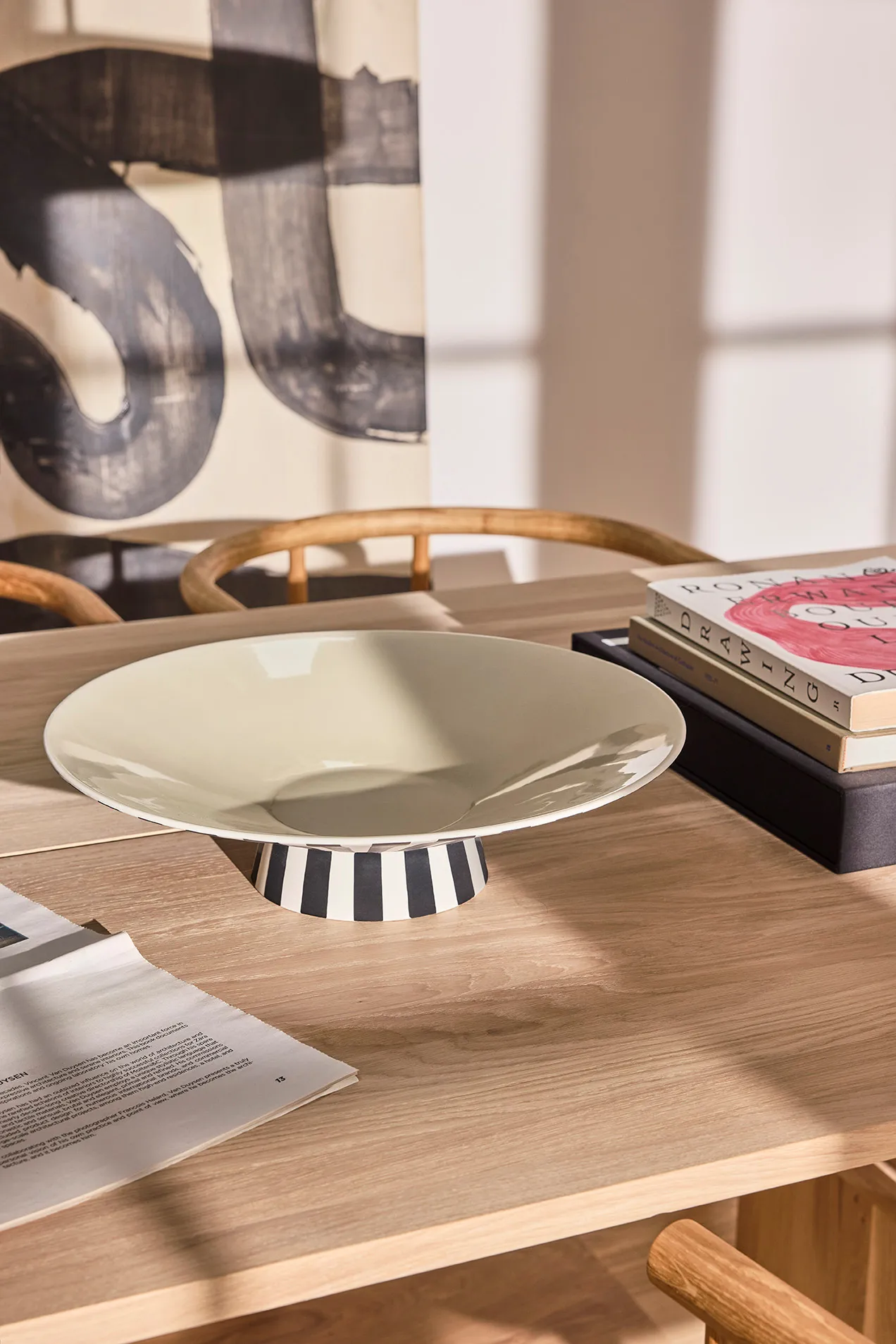 Dekoracja na stół Toppu niska Ø39x10,5 cm, Vanilla-black-white OYOY