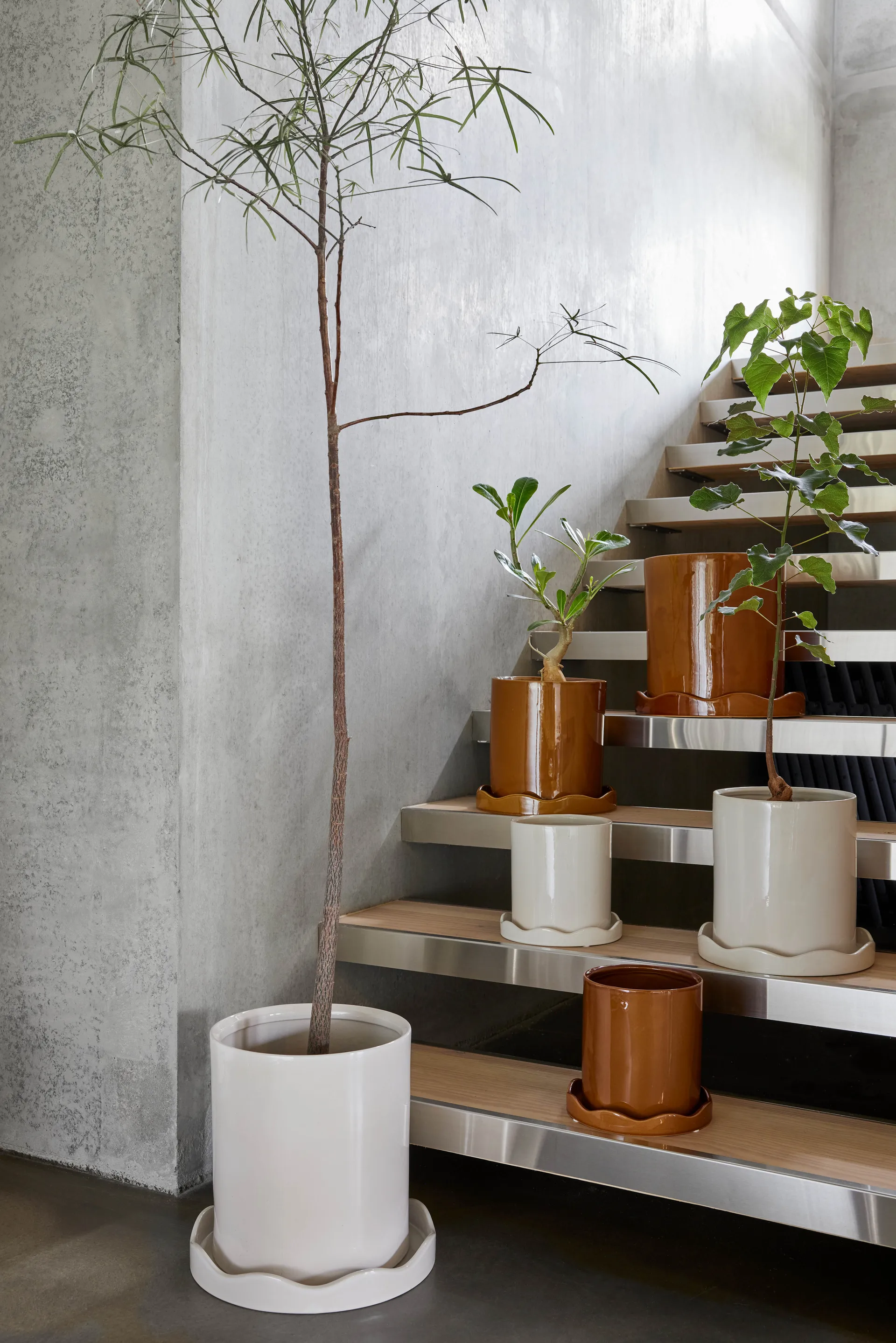 Doniczka Nami z podstawką Ø27 cm Large, White OYOY