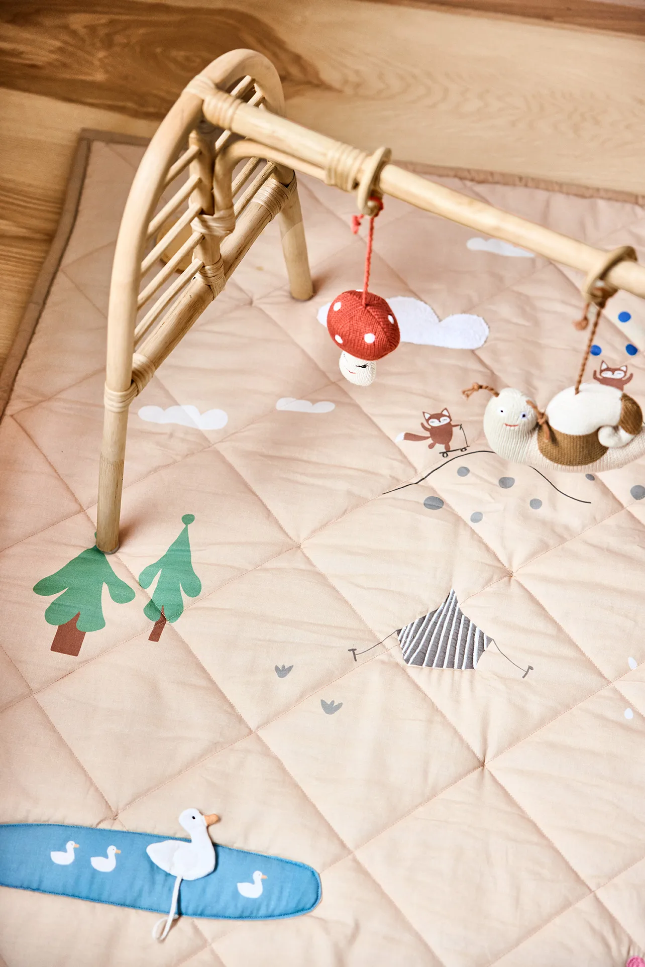 Dywan aktywności Forest 102x102 cm, Clay OYOY