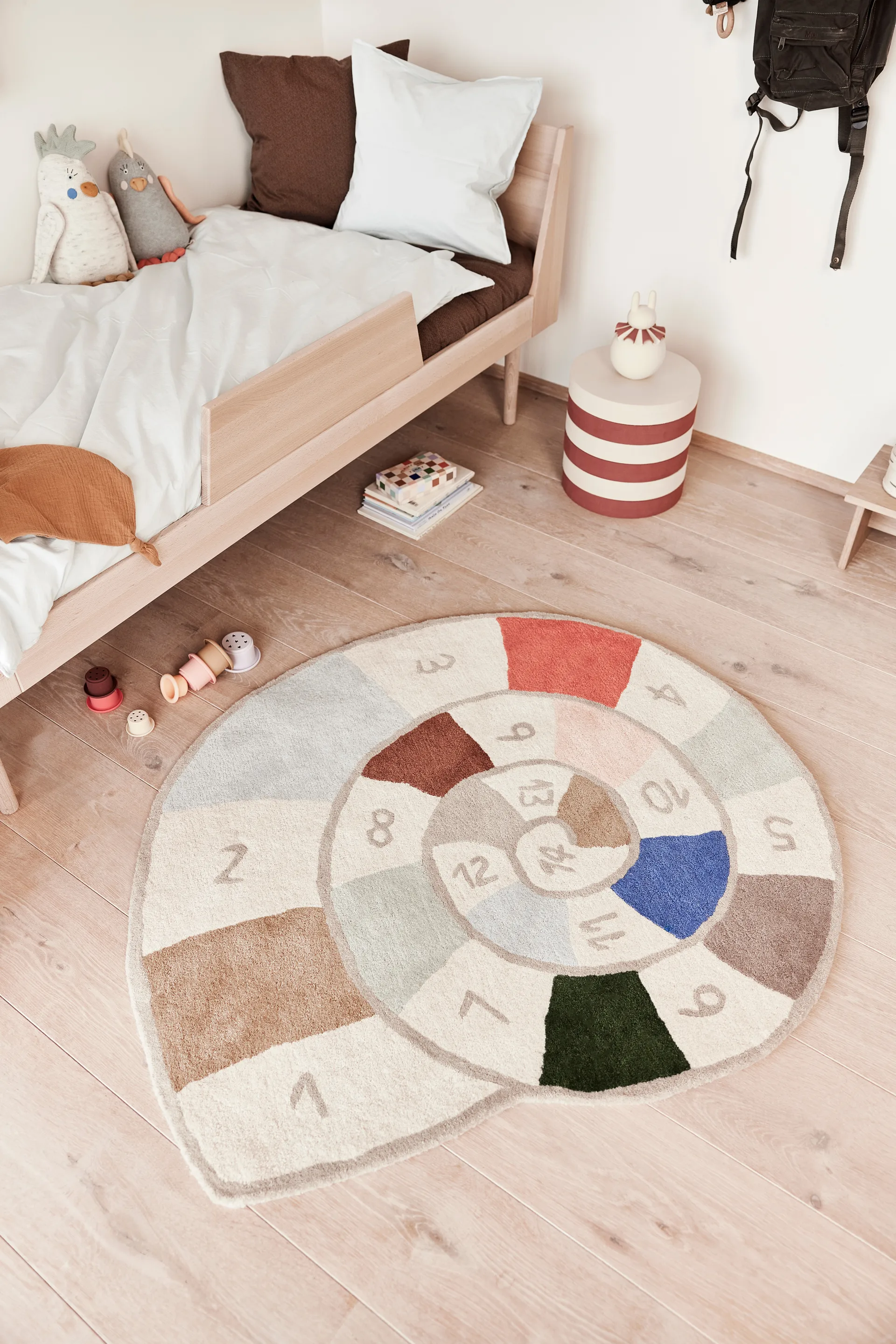 Maskotka Kai papuga, Offwhite-light mint OYOY