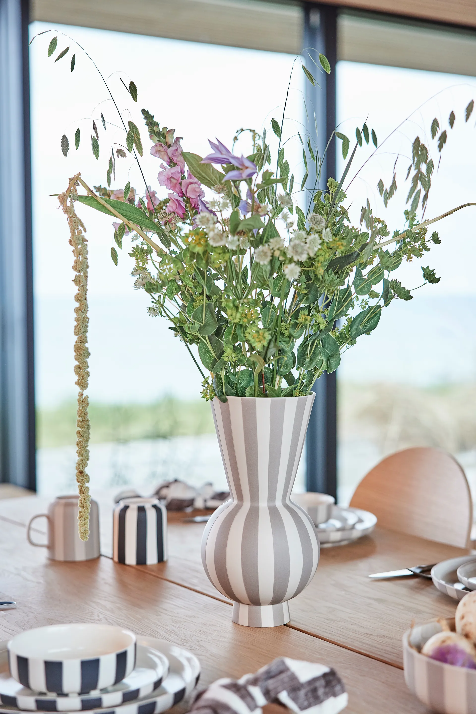 Miska Toppu Ø20 cm, Black-white OYOY