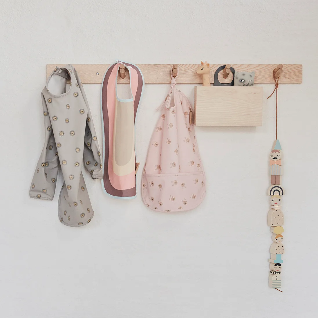 Ślniaczek OYOY Mini, Królik OYOY